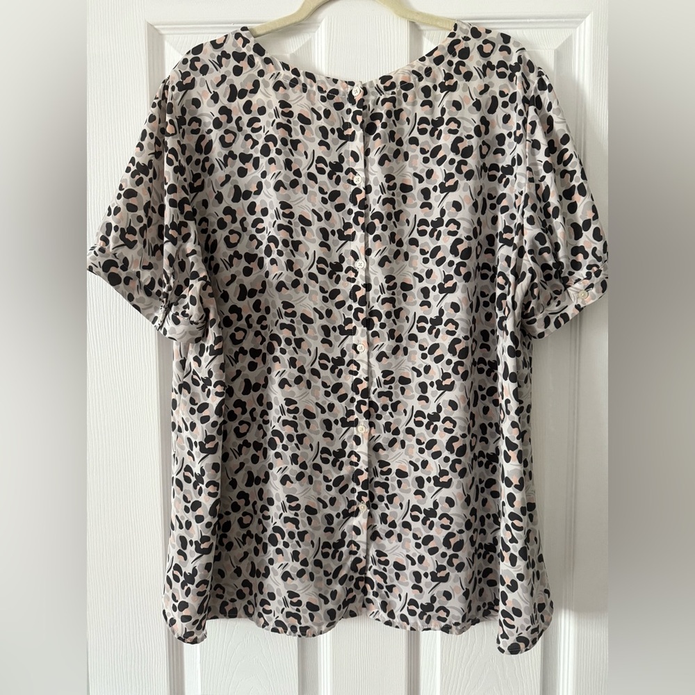 LOFT Plus Size 22 Leopard Print Blouse 🐾 - Picture 7 of 11